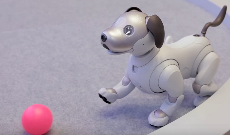 робот собака Aibo